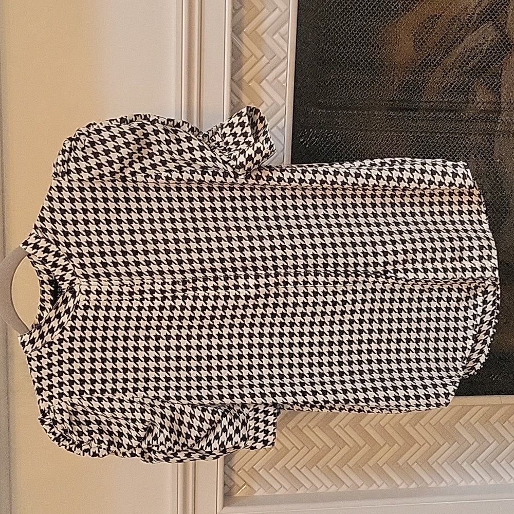 Laundry By Shelli Segal Black and White Houndstooth Puff Sleeve Blouse